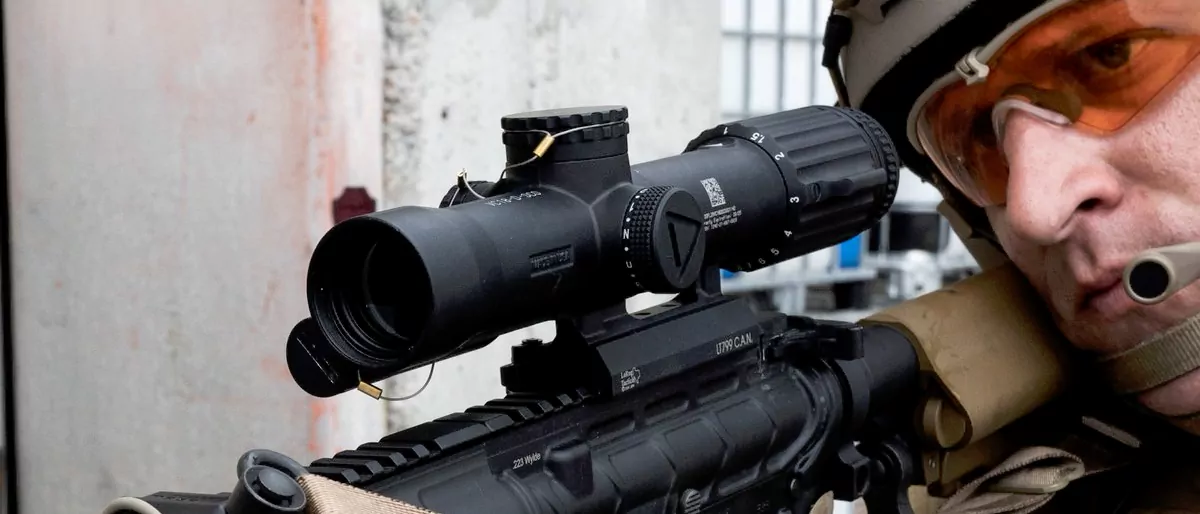 原装进口TRIJICON瞄准镜VCOG 1-8x28 前置光学瞄准器